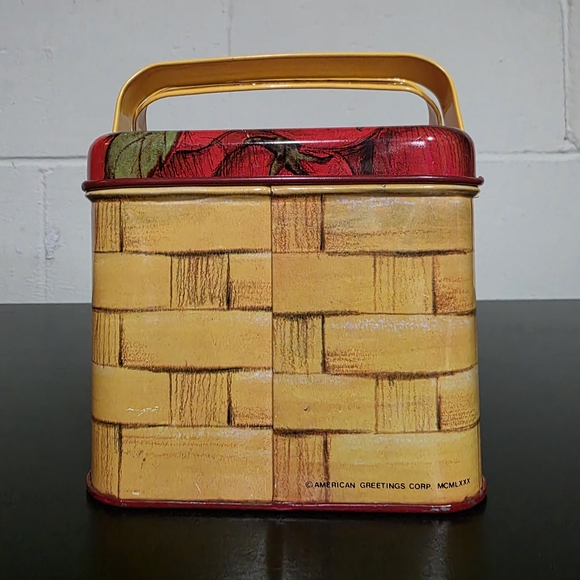 Vintage 1980 Strawberry Shortcake Tin Picnic Basket Lunch Pail Box Lunchbox - Picture 5 of 9